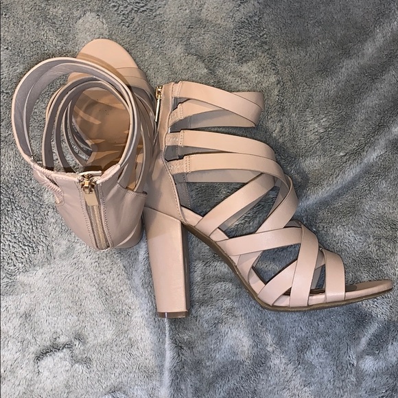 High Heels - Picture 3 of 3